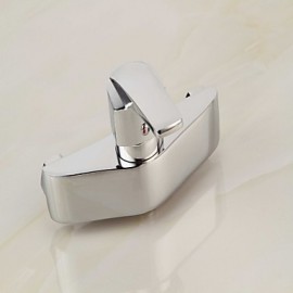 robinet de baignoire finition chrome contemporaine avec douchette